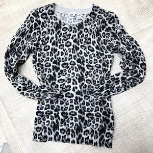 EIGHT 18 | Sweater | Crewneck | Gray+Black Leopard Print | M